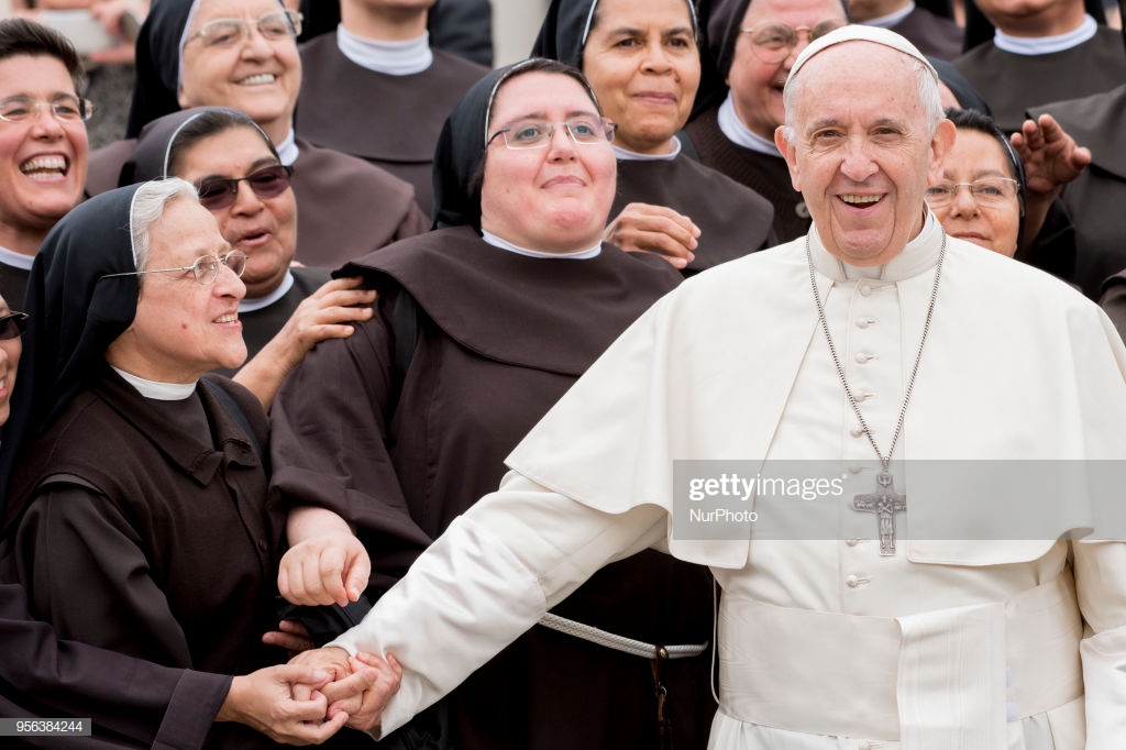 pope-francis-meets-a-group-of-franciscan-nuns-during-his-weekly-in-picture-id956384244